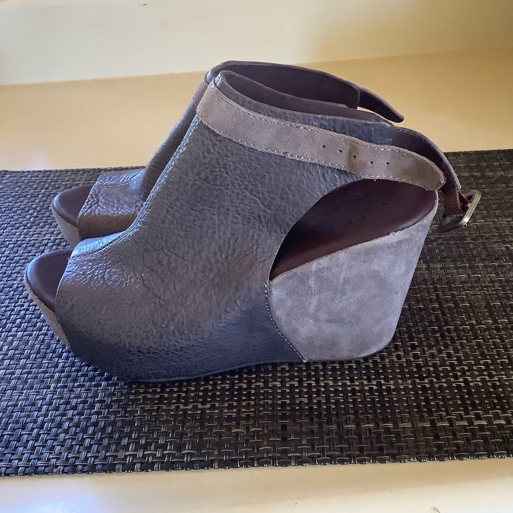 Kork-ease grey wedge size 6